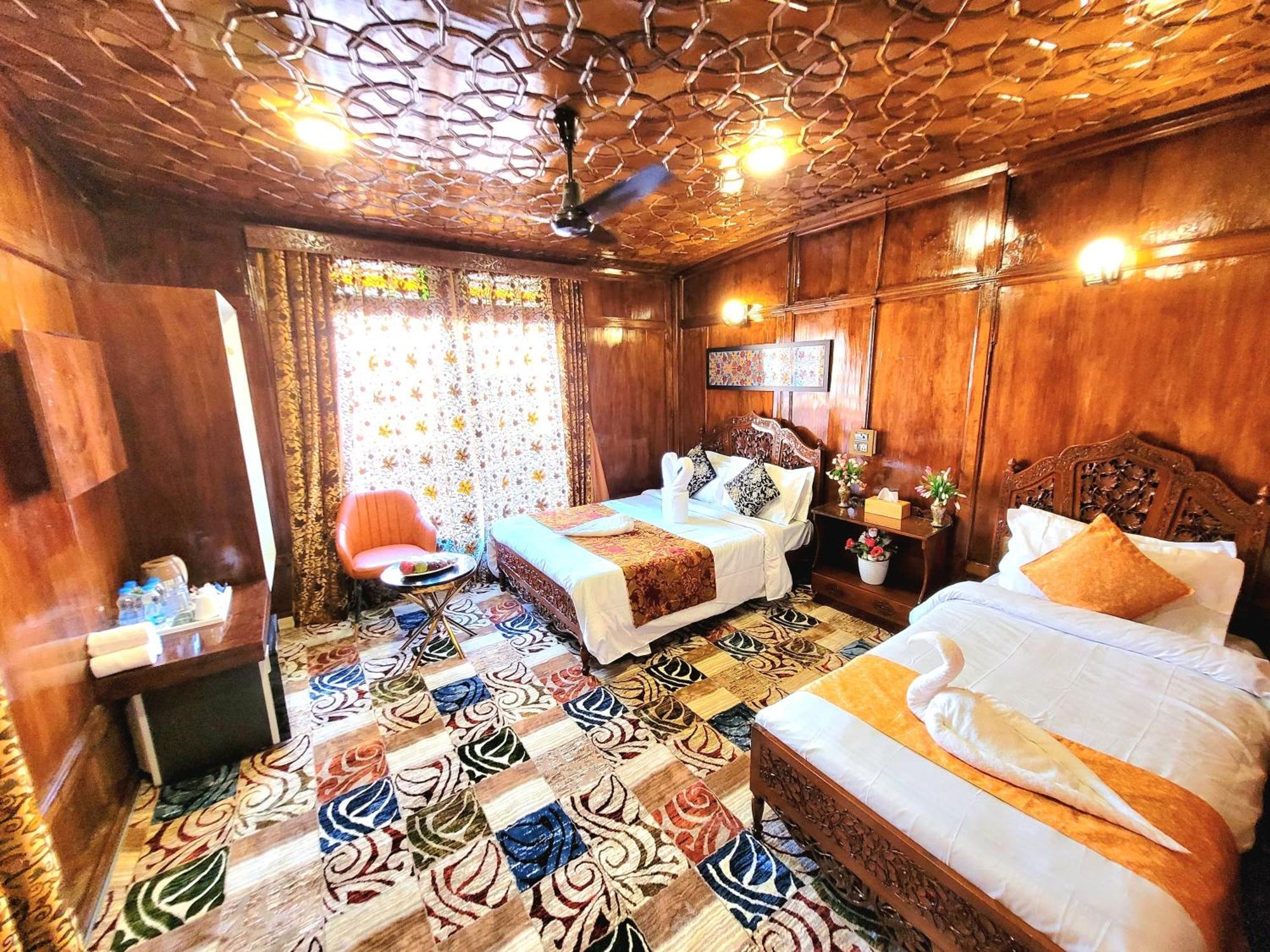 Aziz Palace Group Of Houseboats Срінагар Екстер'єр фото